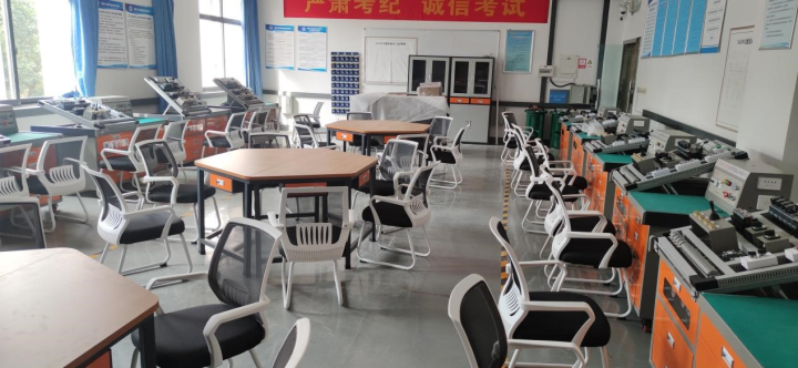 重庆高职院校学生实训