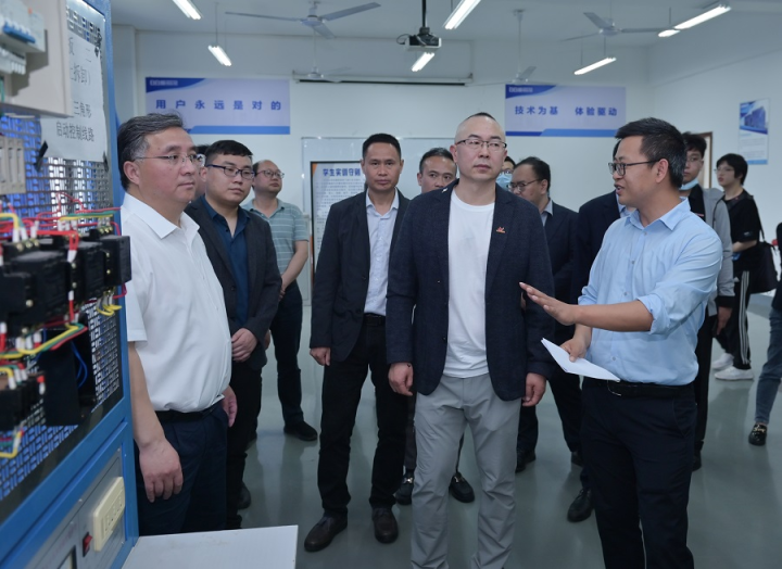 先进实训设备展示