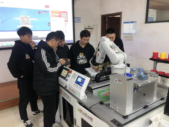 重庆高职校园风貌