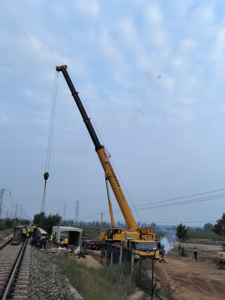 多样化吊车设备图