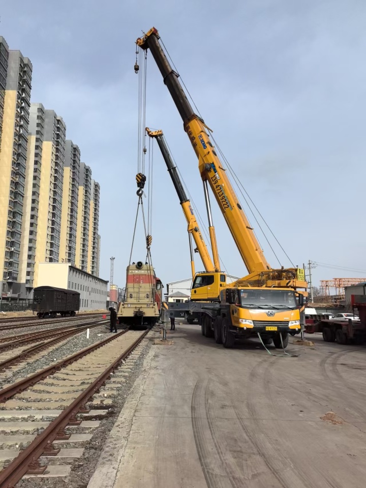 专业吊装团队进行安全作业