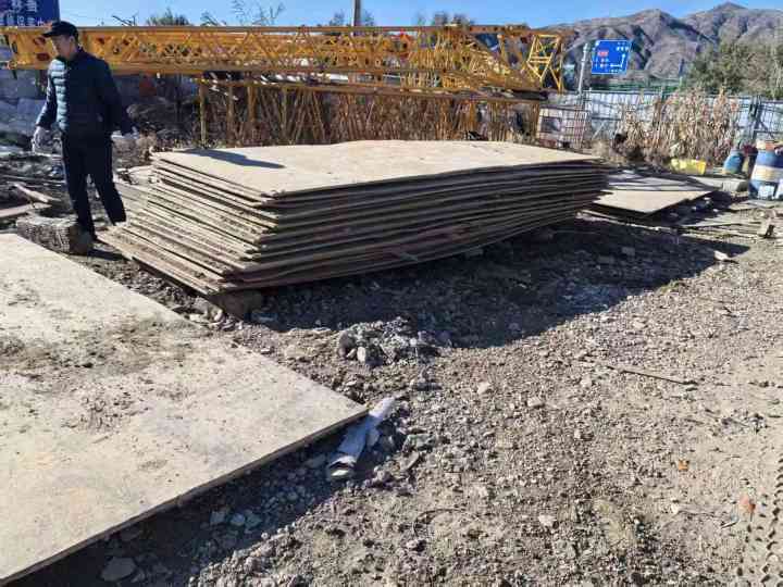 储能箱吊装作业场景