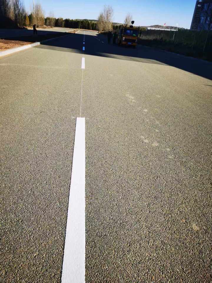 清晰美观的车库划线效果