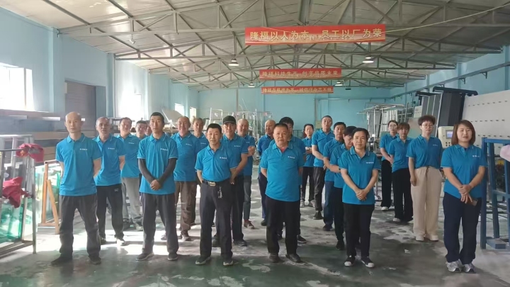 隆福玻璃荣誉与团队