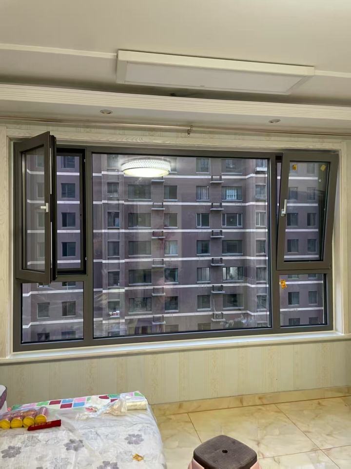 现代化玻璃生产线