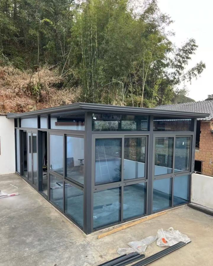 大规模玻璃产品展示