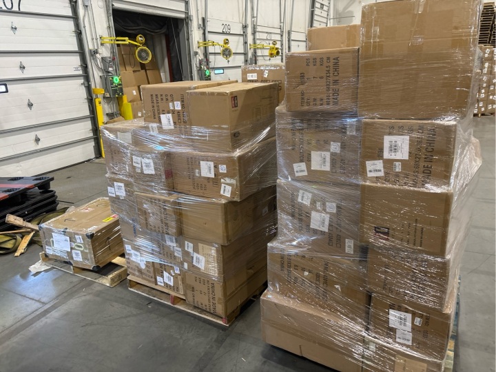 象吨吨美国住宅地址卡车派送服务场景