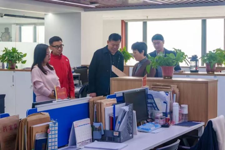 荣誉墙与资质展示
