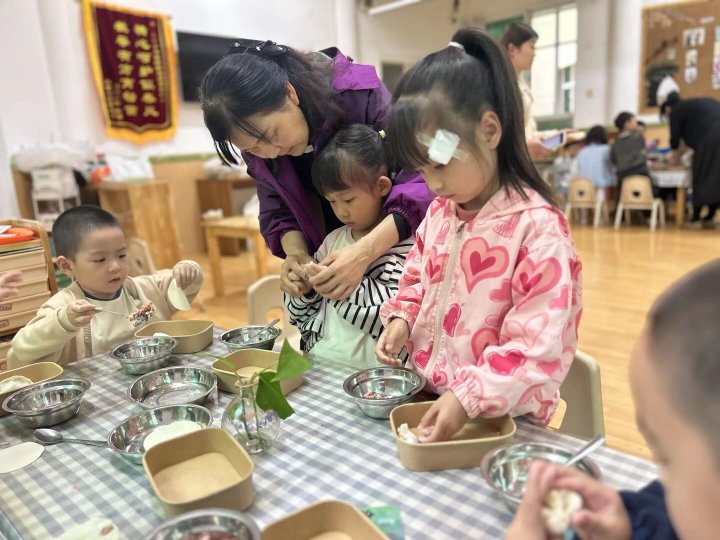 金色童年幼稚园丰富的课程活动