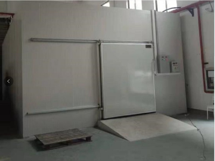 物流冷库内部高效仓储示意图