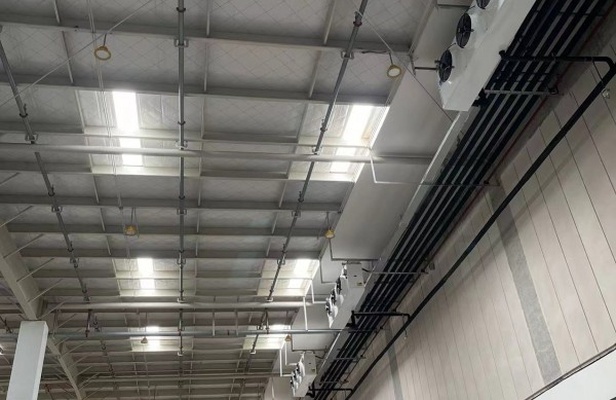 现代化恒温冷库外观