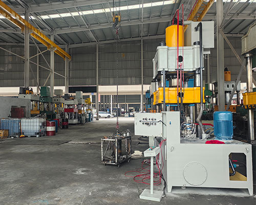 2026年液压机厂家推荐榜：SMC模压液压机/二手扬力液压机