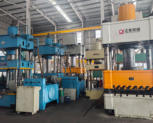 各类二手液压机库存实景