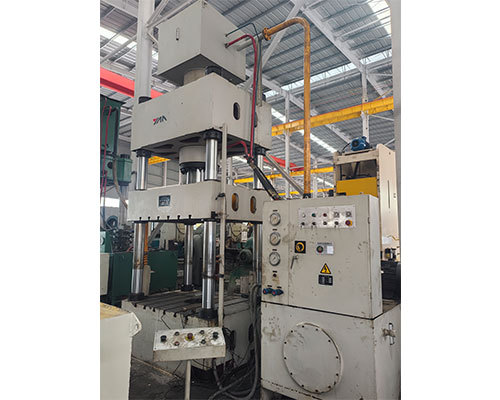 油冷机设备整备现场