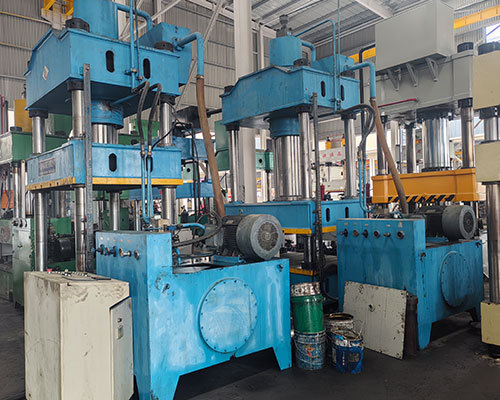 液压机核心工作结构示意图