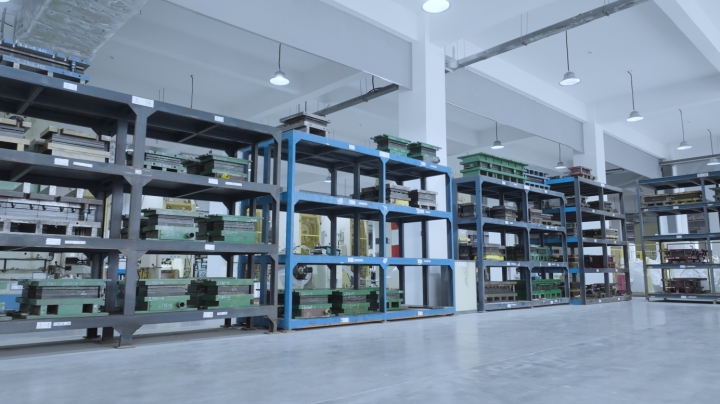 现代化精密制造车间