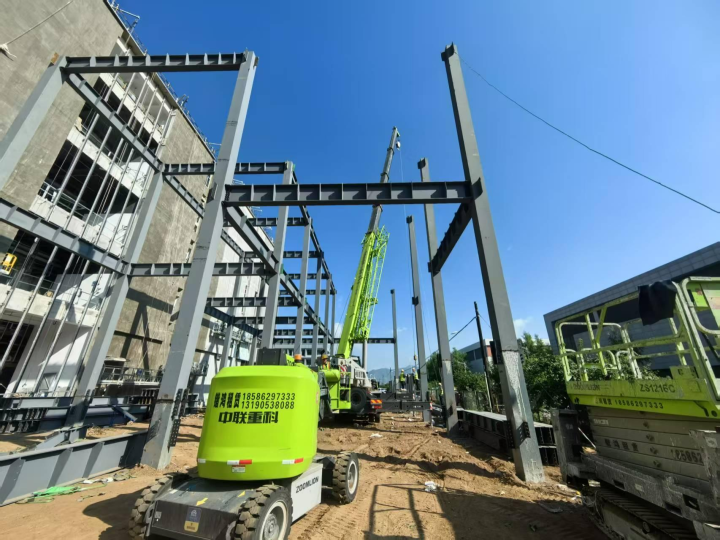 钢结构施工场景