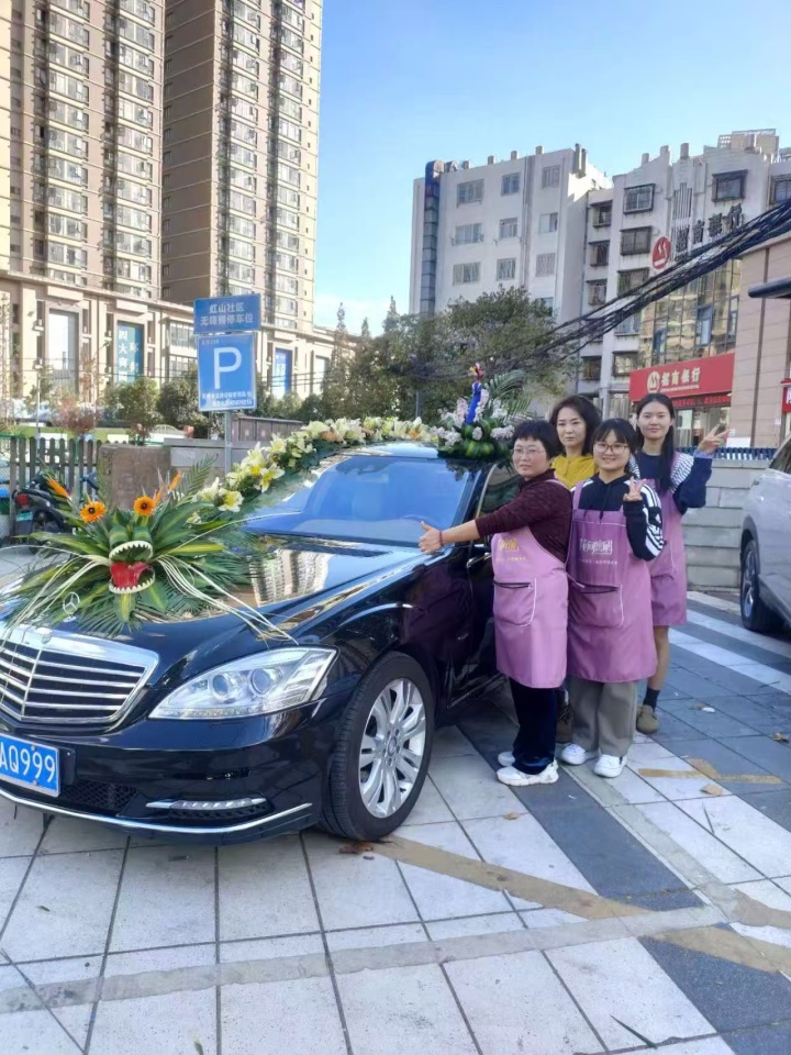 花艺与咖啡结合场景