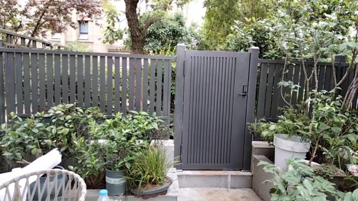 铝艺围墙护栏安装效果图