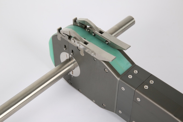 管管焊枪工作特写