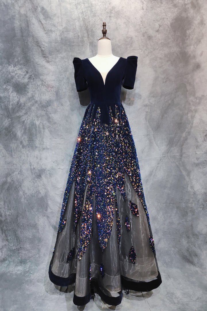 团体合唱服装整体效果