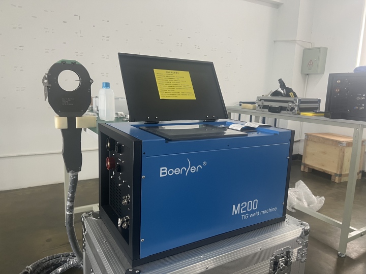 自动化焊接设备