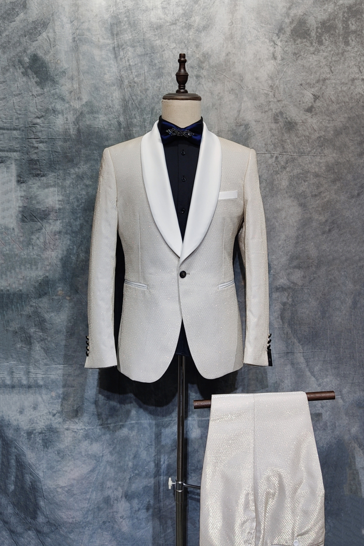 民族服装工艺细节