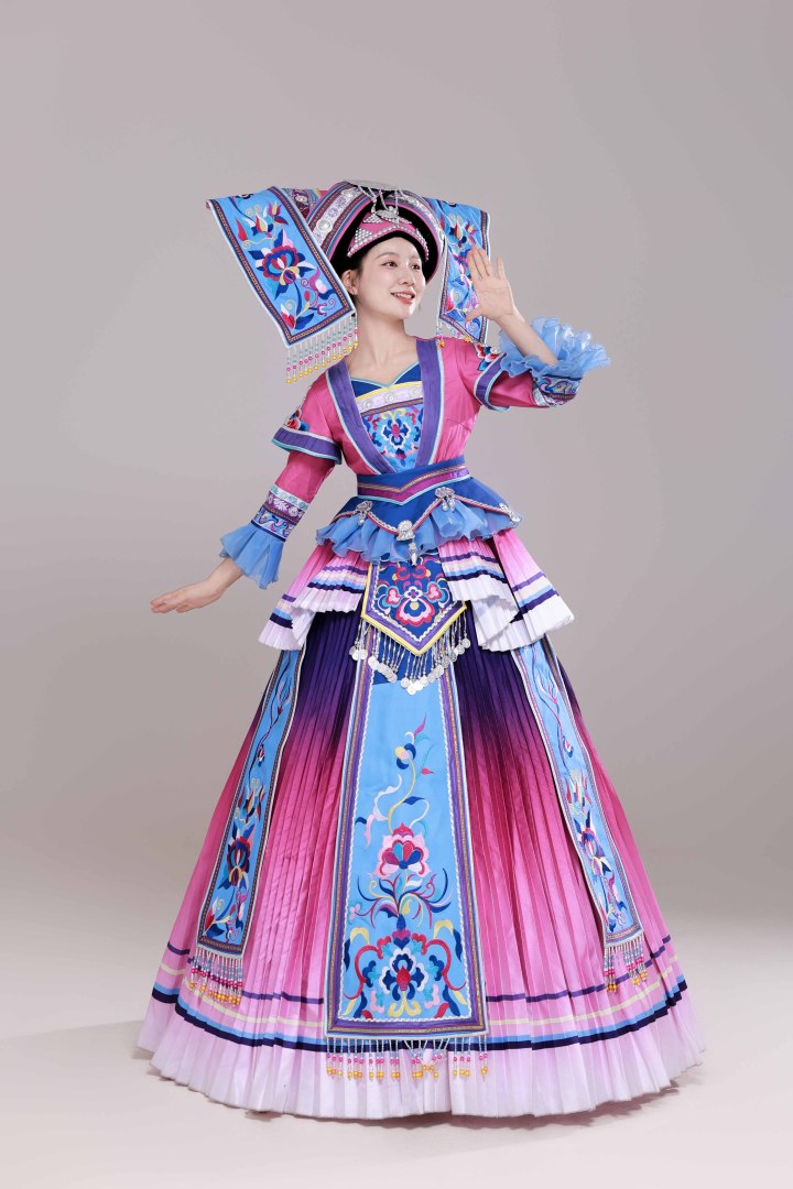 精心养护的服装细节展示，彰显服务标准