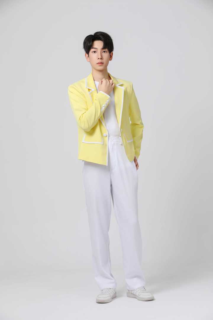 精美合唱服装工艺细节