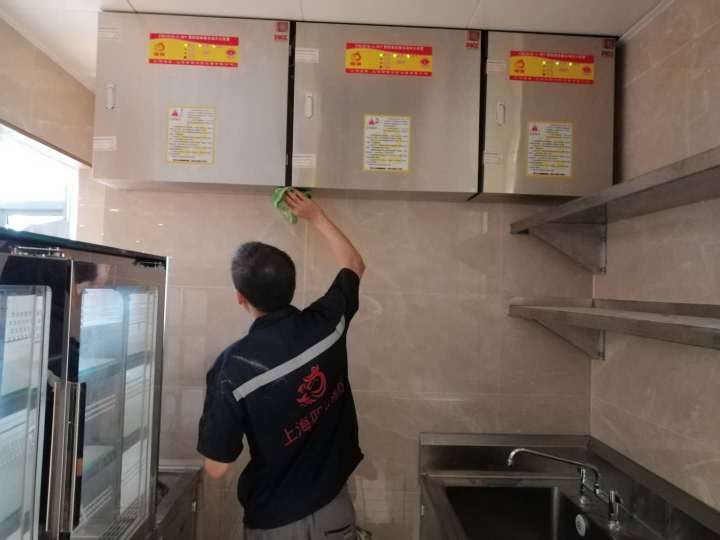 现代化生产车间与严谨的质检流程