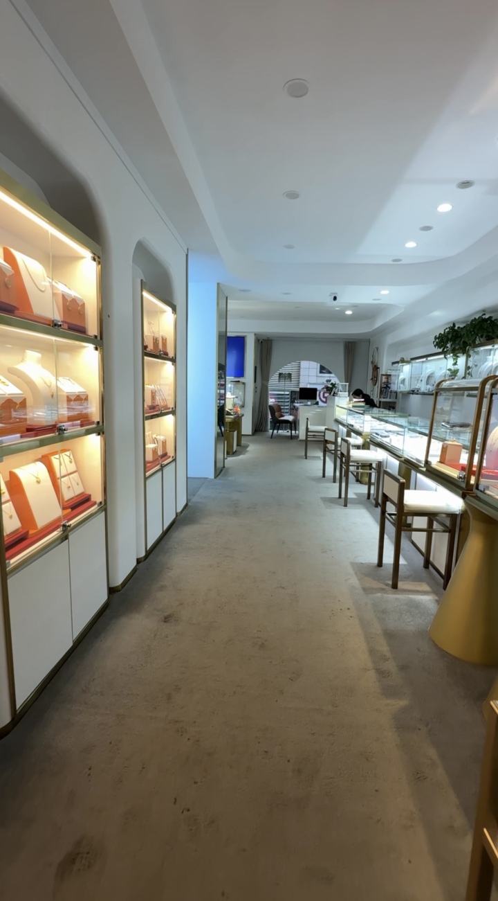 2026年昆明市名烟回收机构推荐指南：茅台回收/钻戒回收/名