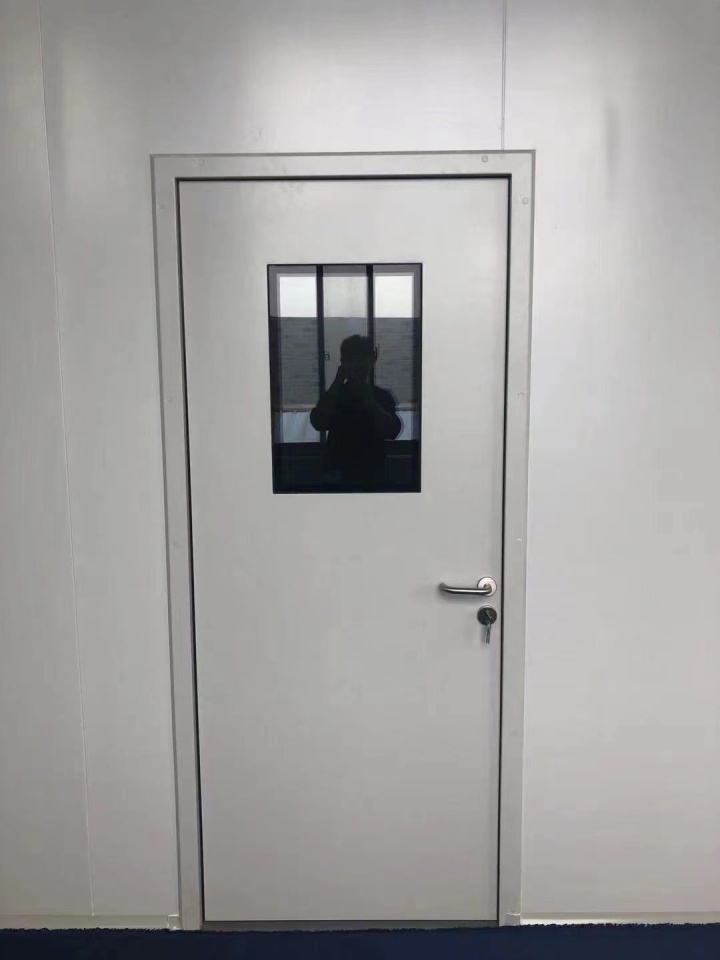 制药厂净化安装施工场景