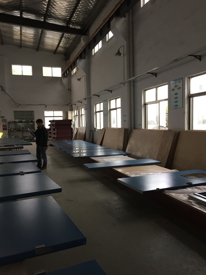 医疗器械厂净化安装技术团队作业