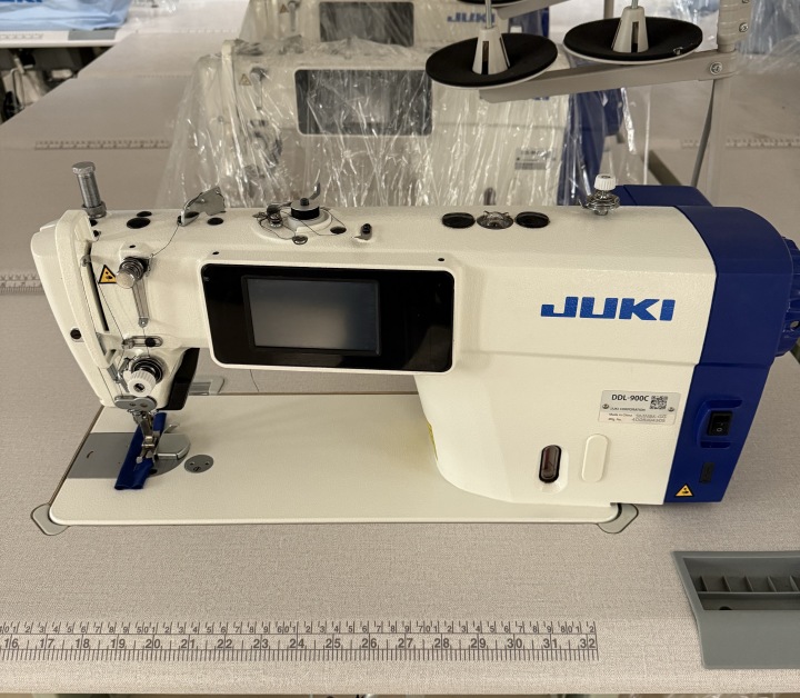 各类工业缝纫机展示，包括核心的电脑平车