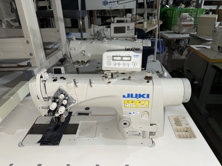 各类工业缝纫设备展示