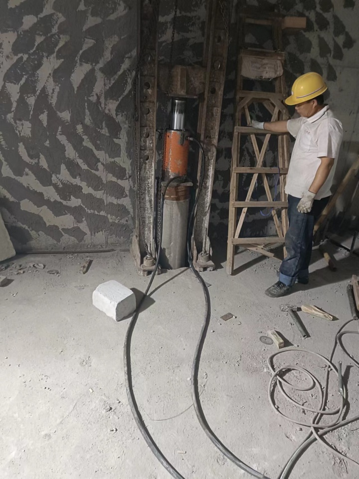 施工现场专业团队作业