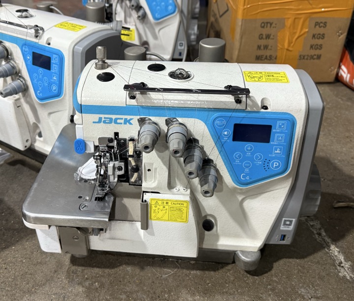 包缝机在服装生产中的应用