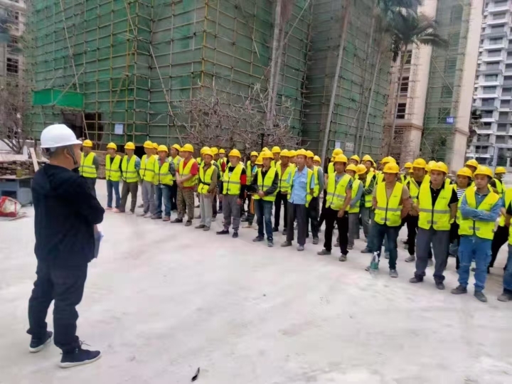 老房子地基加固现场