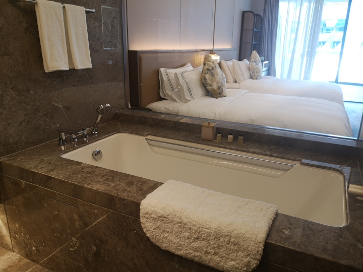 欧路莎智能马桶系列