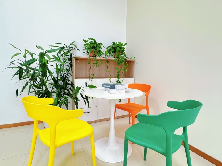 共享会议室商务洽谈场景