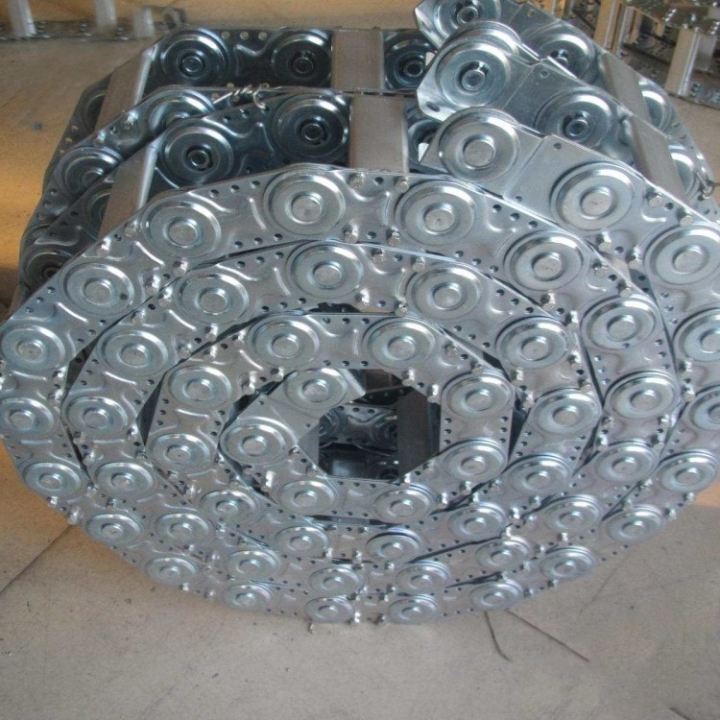 尼龙拖链生产车间