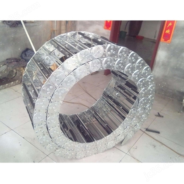 尼龙拖链生产场景