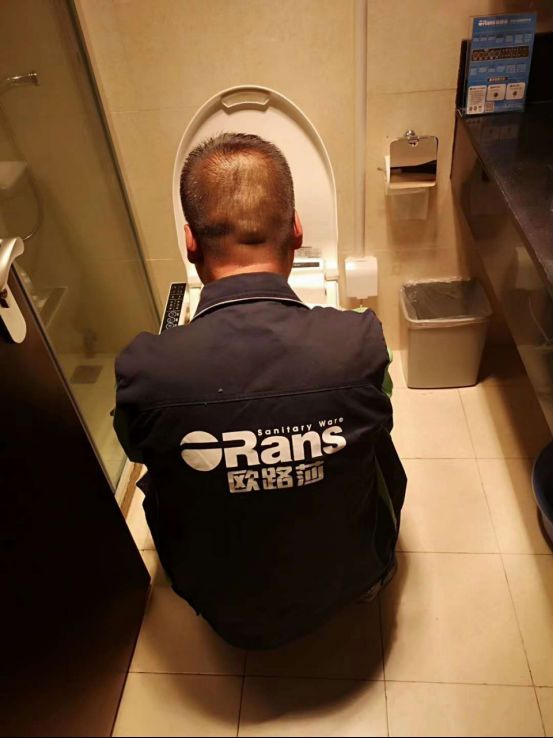 浴室柜材质细节特写