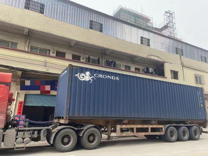 地弹簧精密配件展示