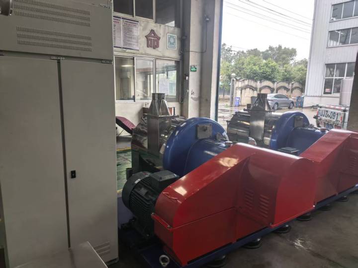 卧式浓缩沉降过滤离心机现代化生产线