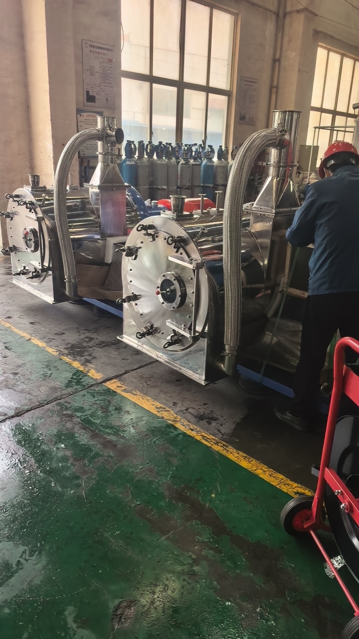 金麦穗离心机生产车间与产品展示