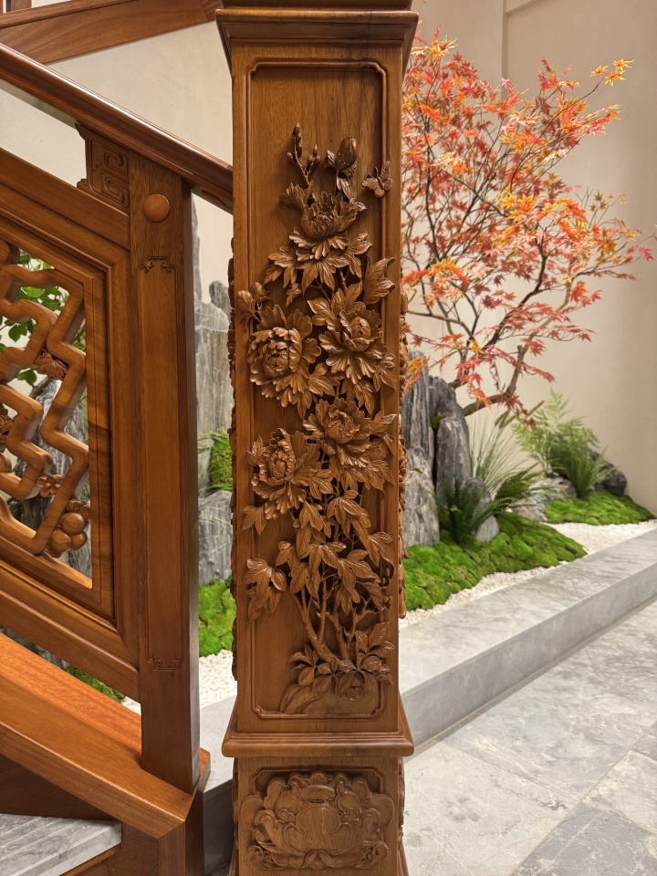 李忠信红木展厅工艺展示