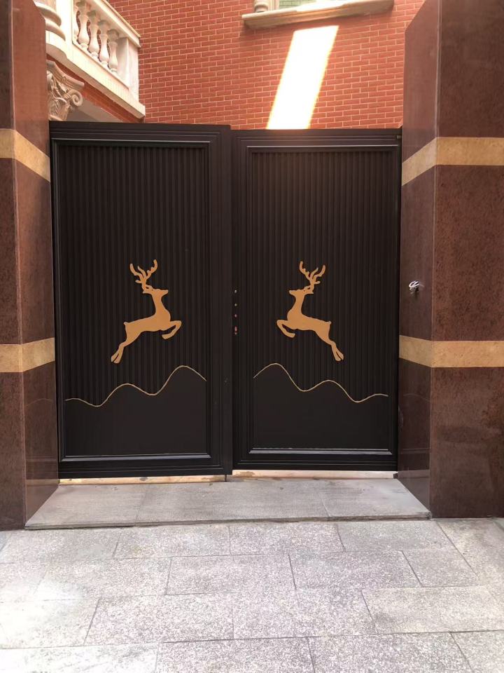 铸铝庭院门安装效果