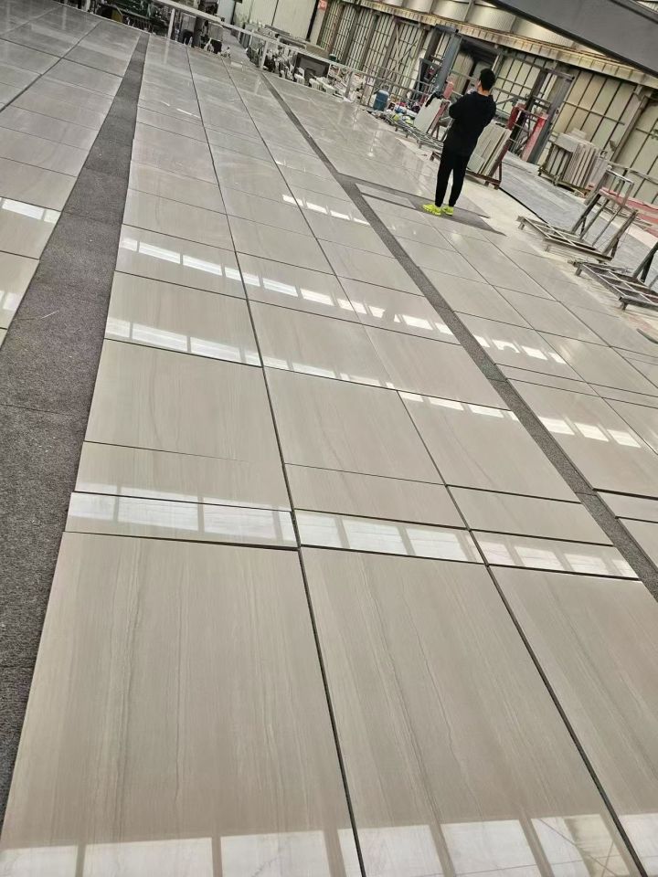 挪威木纹精加工车间