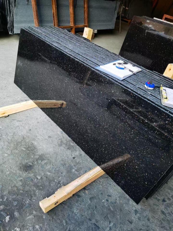 黑金沙墓石料加工车间